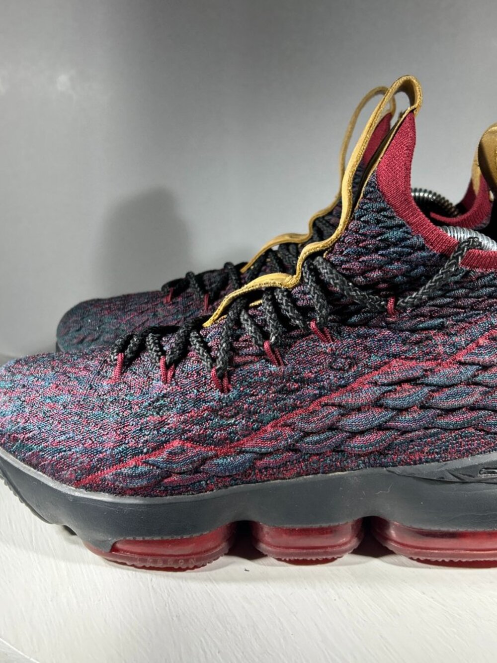 Nike LeBron 15 New Heights Basketball Shoes Boys 6 6Y 922811-300 Red Black Knit